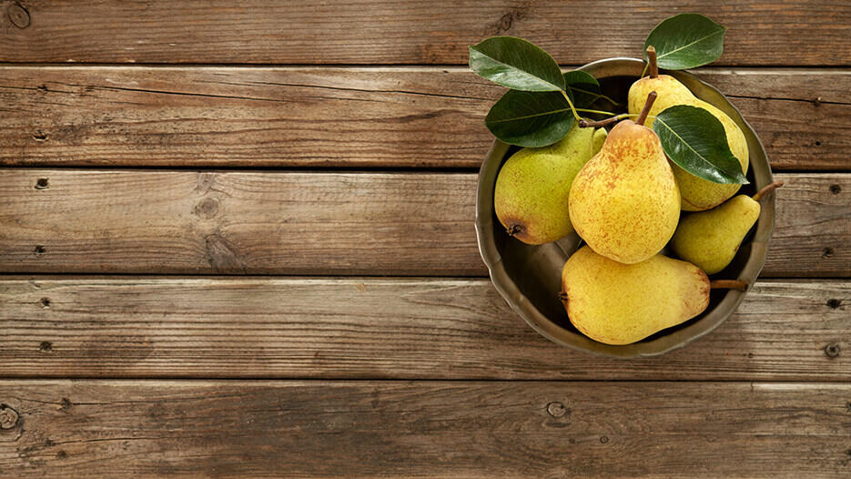 Pears on the table Pears on the table